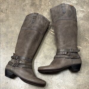 PIKOLINOS Gray Heeled Boots with Decorative Buckle
